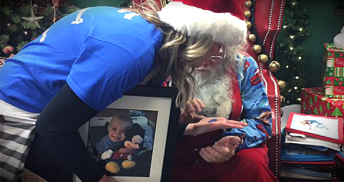 Santa Slips A Special Gift Into A Grieving Mom's Hand
